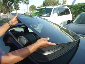 Mobile auto glass technician